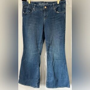 American Eagle Outfitters Blue Flare Jeans size 14 short 99% cotton 1%spandex